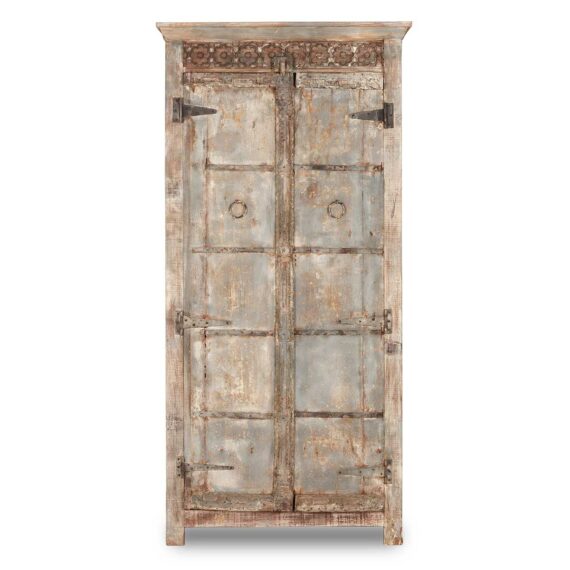 Meuble armoire ancien.