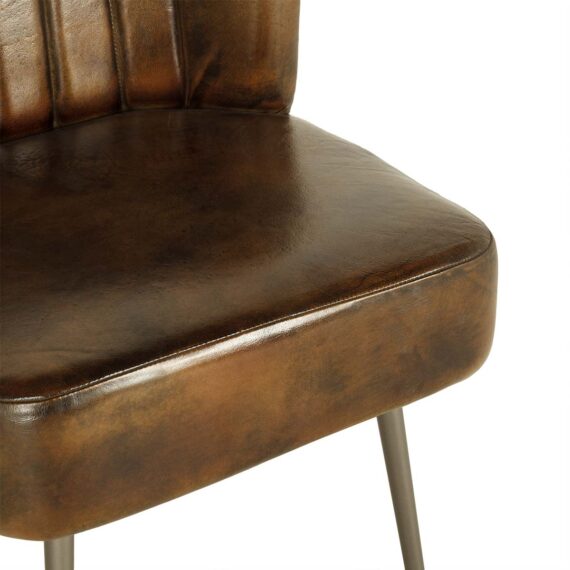 Fauteuils marron cuir Halter.