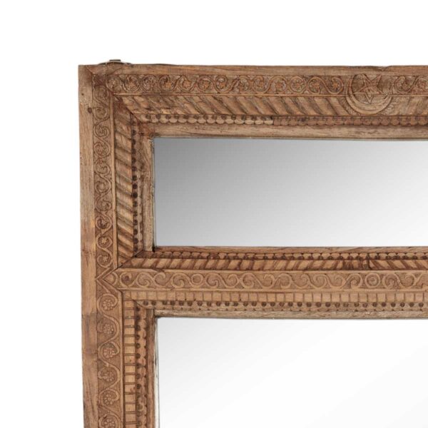 Miroir ancien en bois.